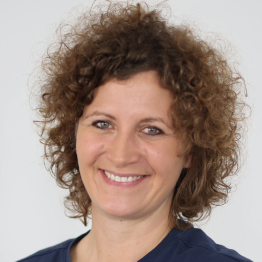 Frau Stefanie Bergmayr
