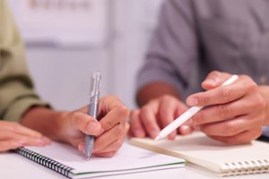 Rechtliche Stolperfallen im Arbeitsalltag sicher meistern