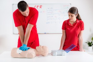 Erste Hilfe Kurse Auffrischungskurs für (betriebliche) Ersthelfer im Ausmaß von 4h